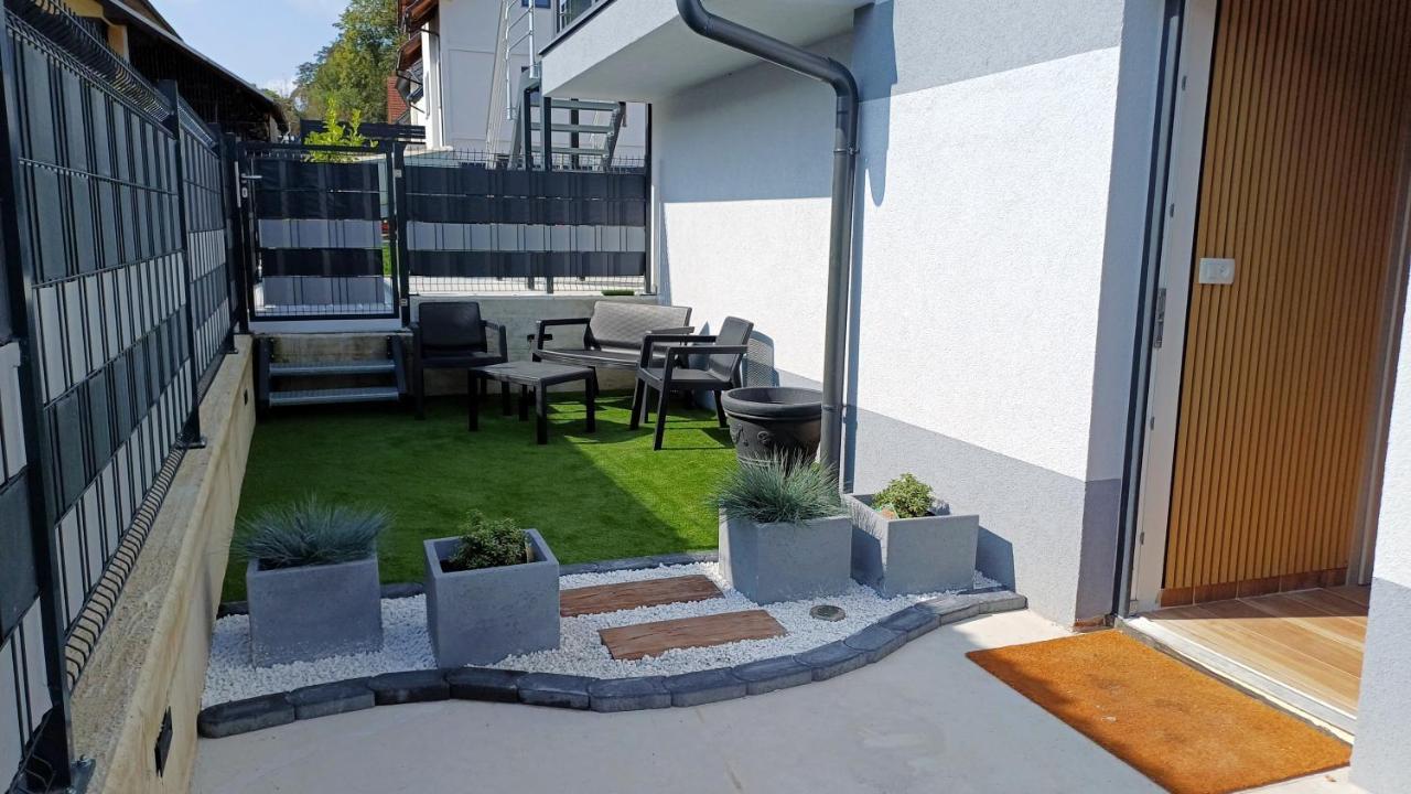 Apartmaji Stars Mavcice Exterior photo